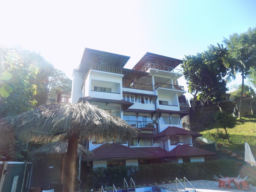 Hotel Kandyan Exterior foto