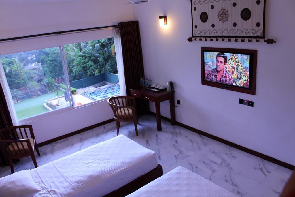 Hotel Kandyan Exterior foto