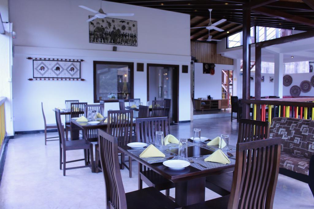 Hotel Kandyan Exterior foto