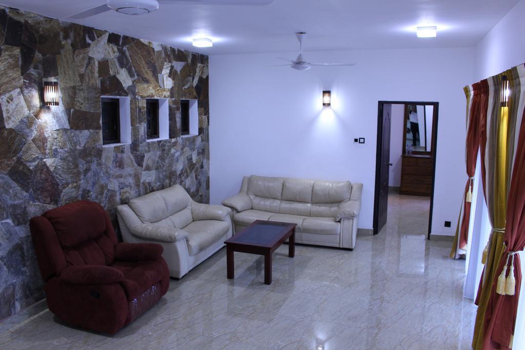 Hotel Kandyan Exterior foto