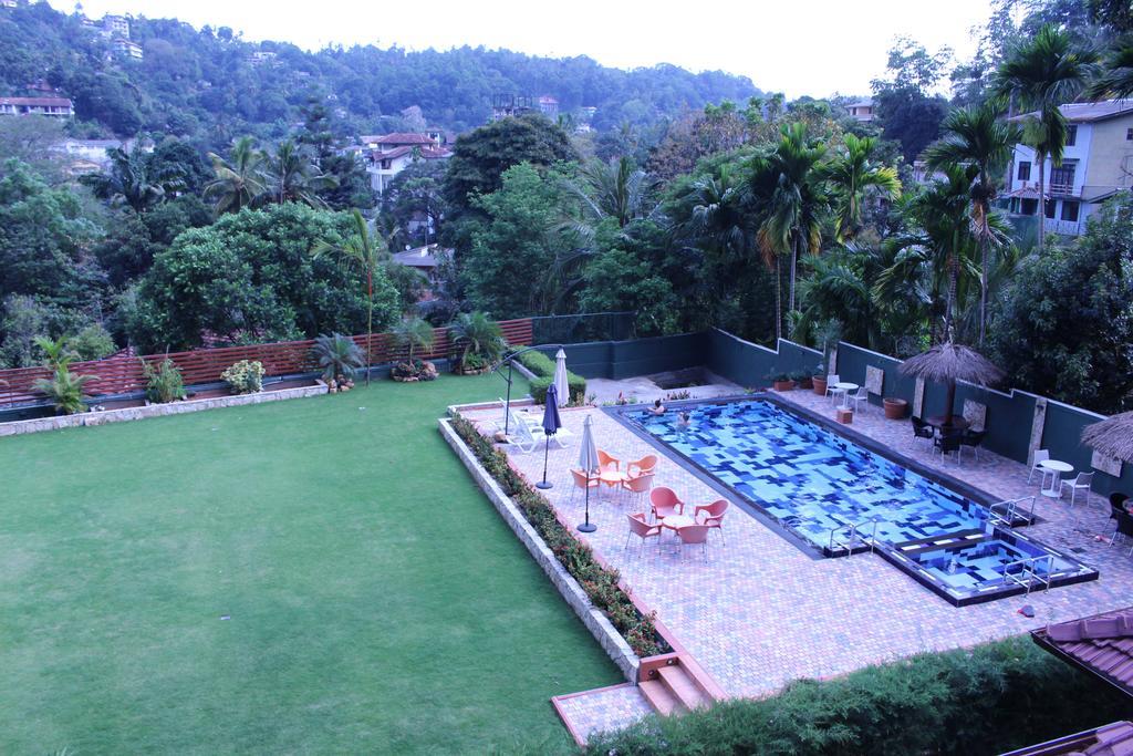 Hotel Kandyan Exterior foto